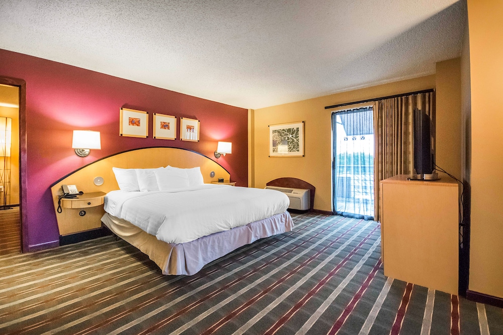 Pier 5 Hotel Baltimore, MD 10/50