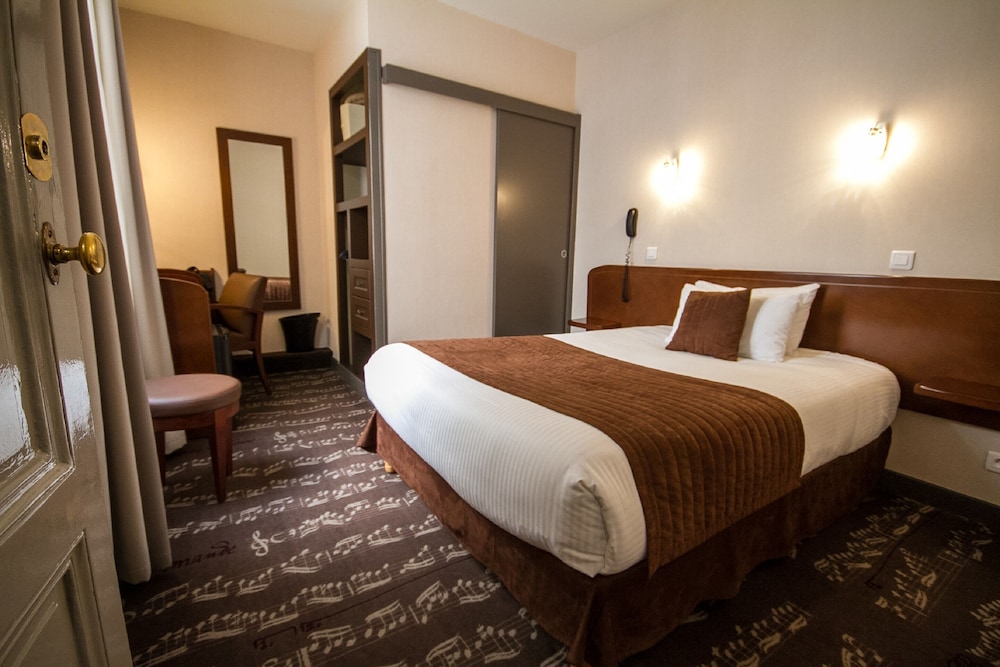 Hotel Majestic 8/58