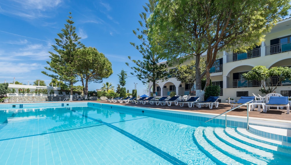 Contessa Hotel 67/105
