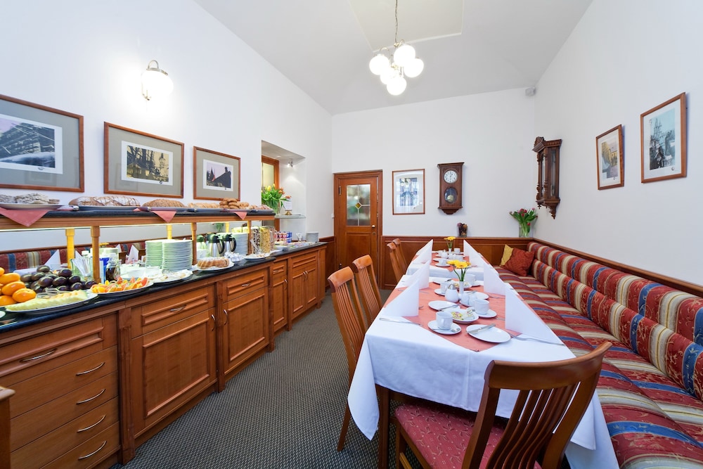 Boutique Hotel 16 37/50