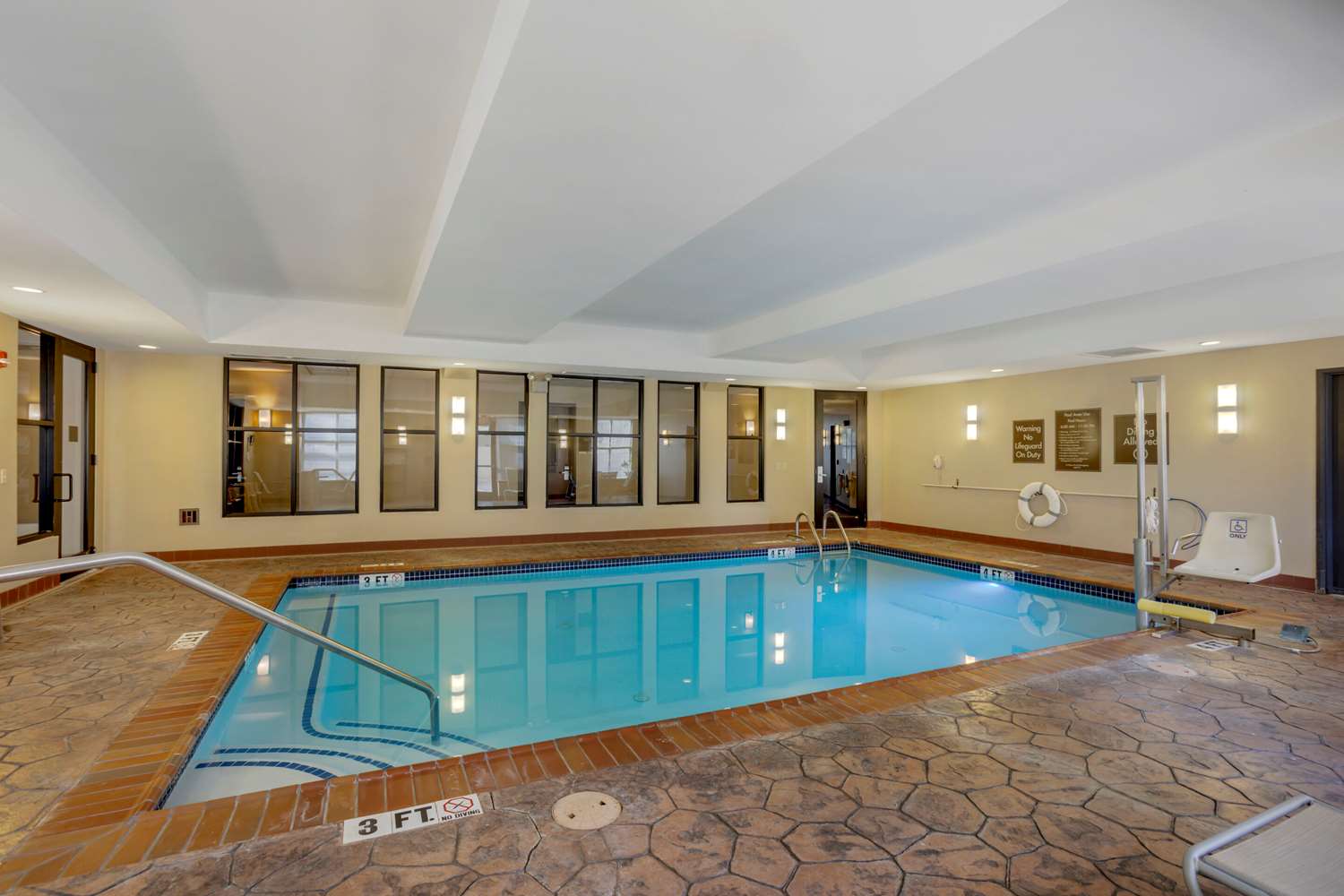 swimming pool spa