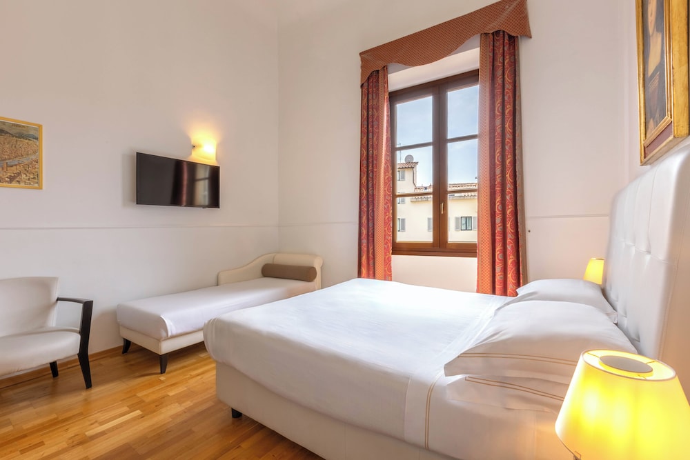 ROOM, DOUBLE BED, CITY VIEW