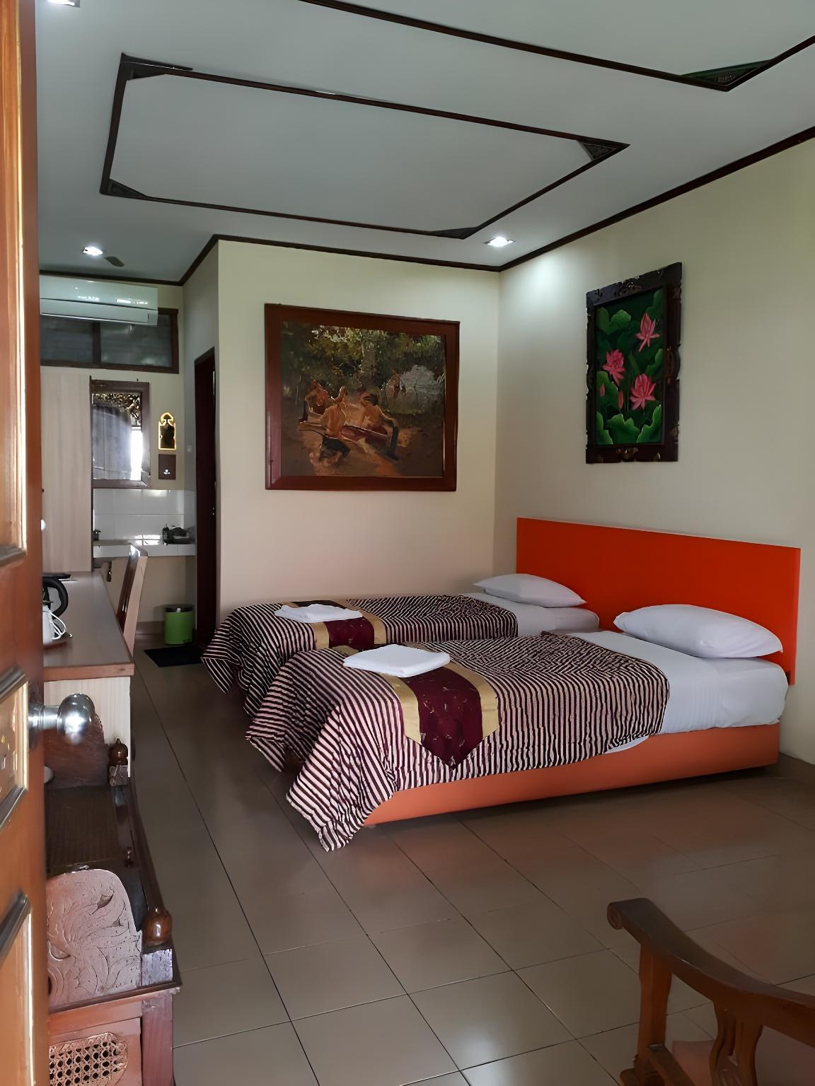 Taman Teratai Hotel 18/50