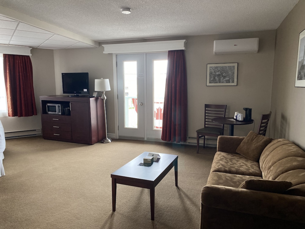 Ocean View Hotel 24/50