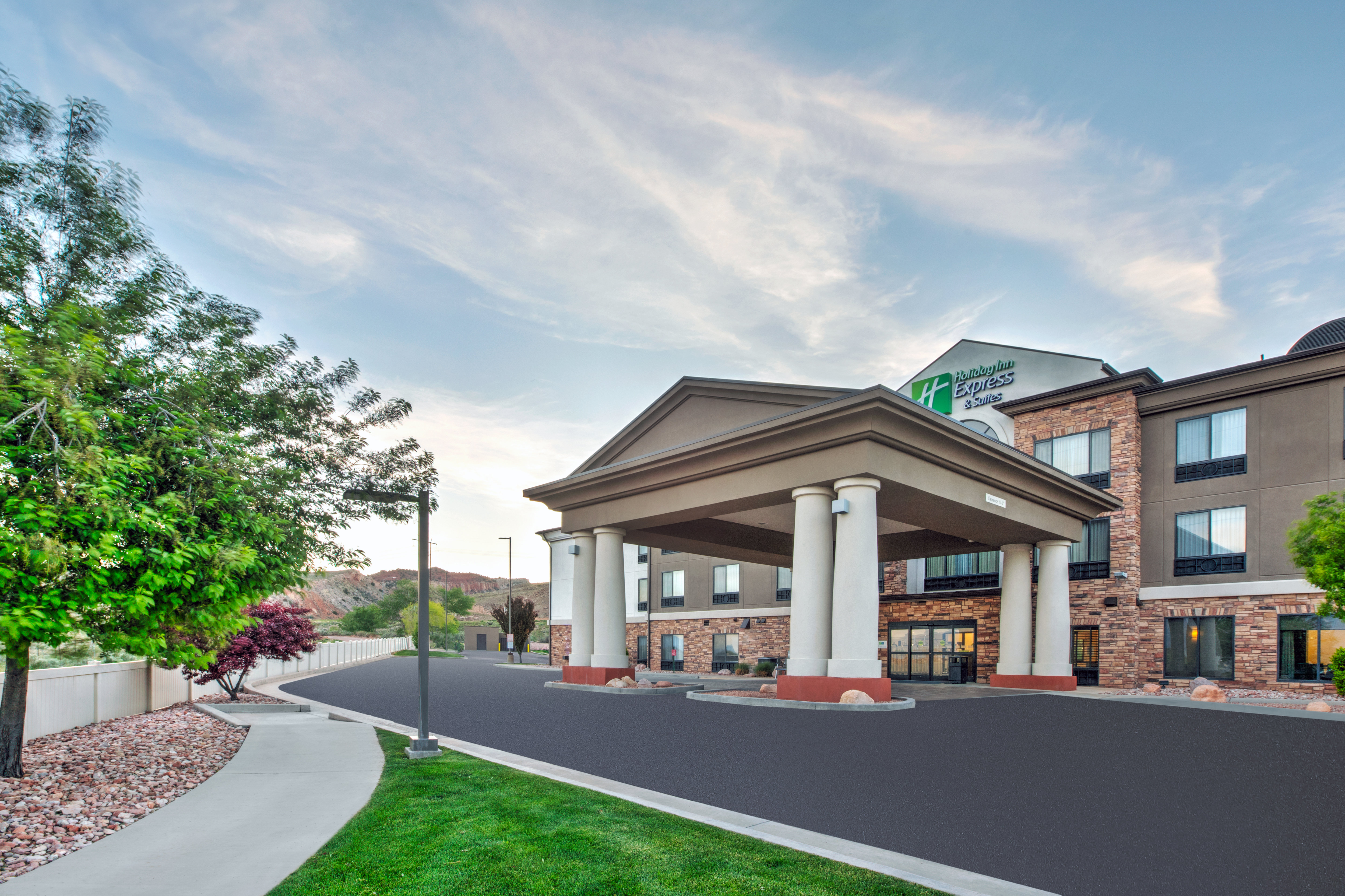 Holiday Inn Express Hotel Suites Richfield 60/62