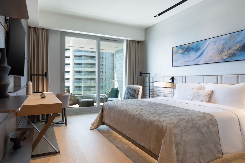 4 BEDROOMS, SUPREME, RESIDENCE, KING BED, 2 QUEEN BEDS, SINGLE BED, SEA VIEW, BALCONY, EXECUTIVE LOUNGE ACCESS