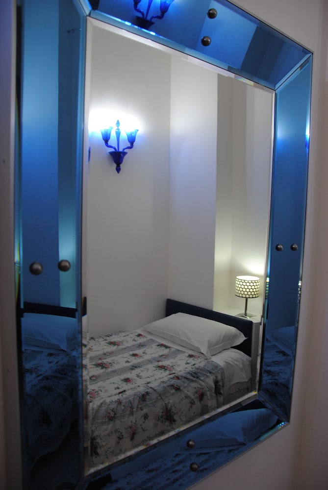 Deluxe Rooms 14/59