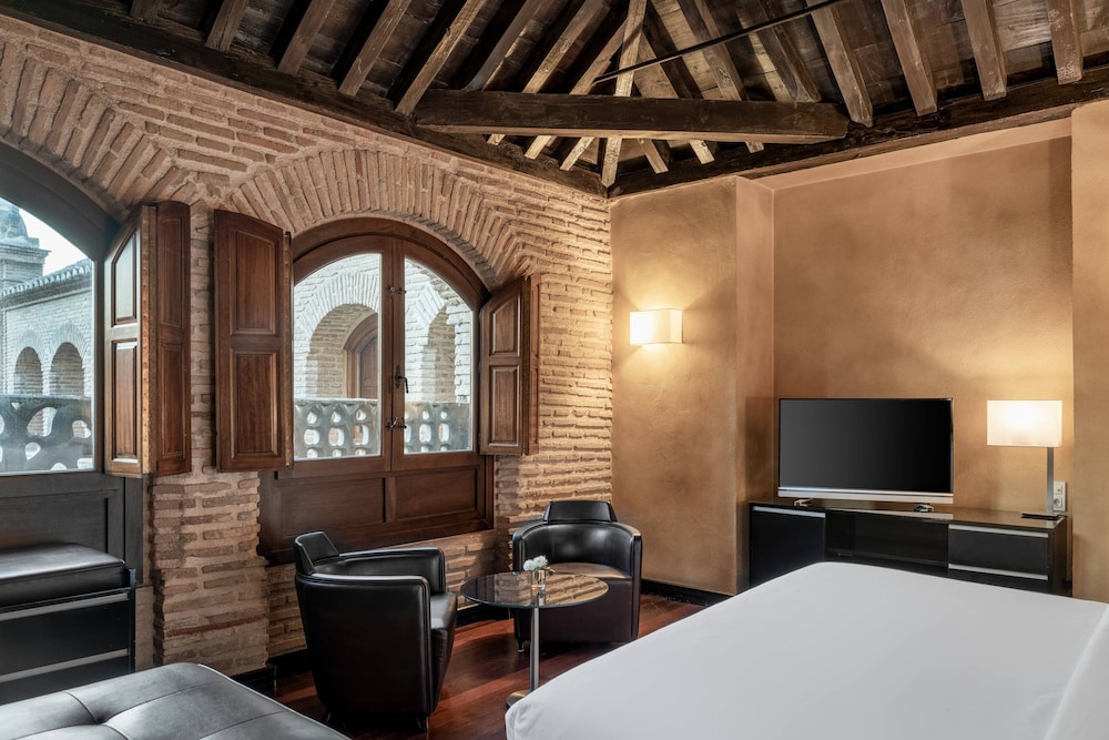 Hotel Palacio de Santa Paula Autograph Collection 37/42