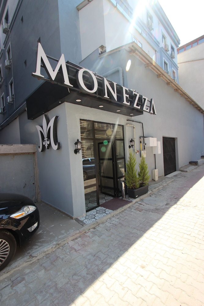 Monezza Hotel 35/50