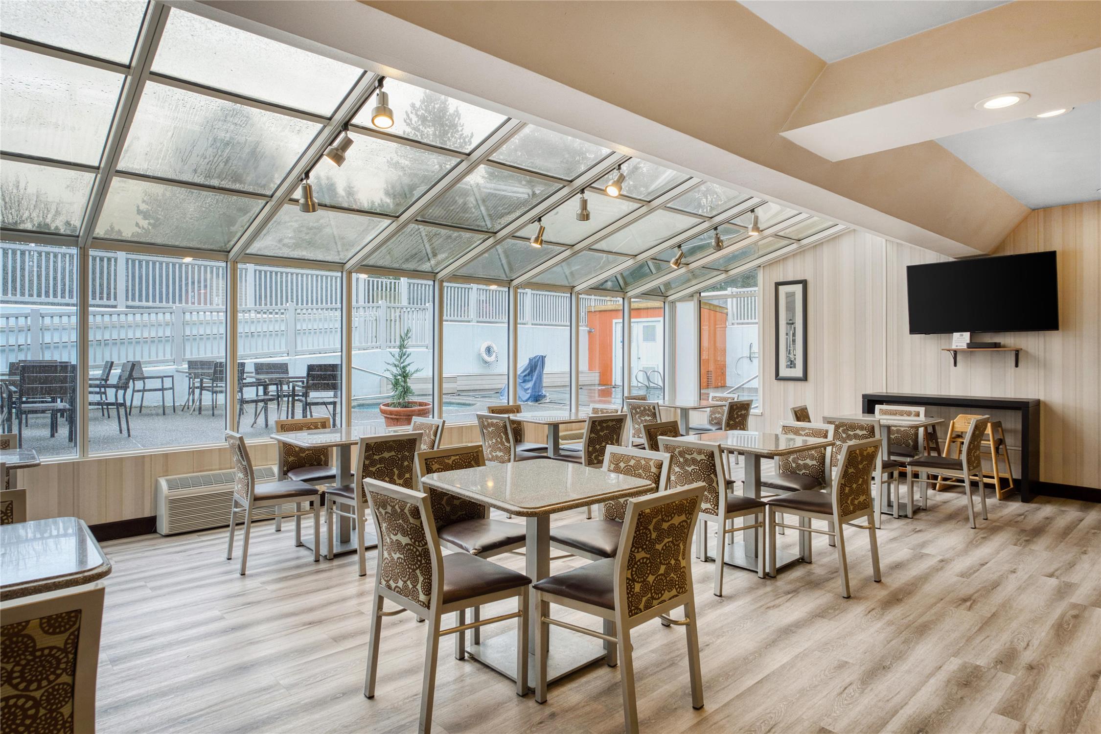 Best Western Alderwood 34/48