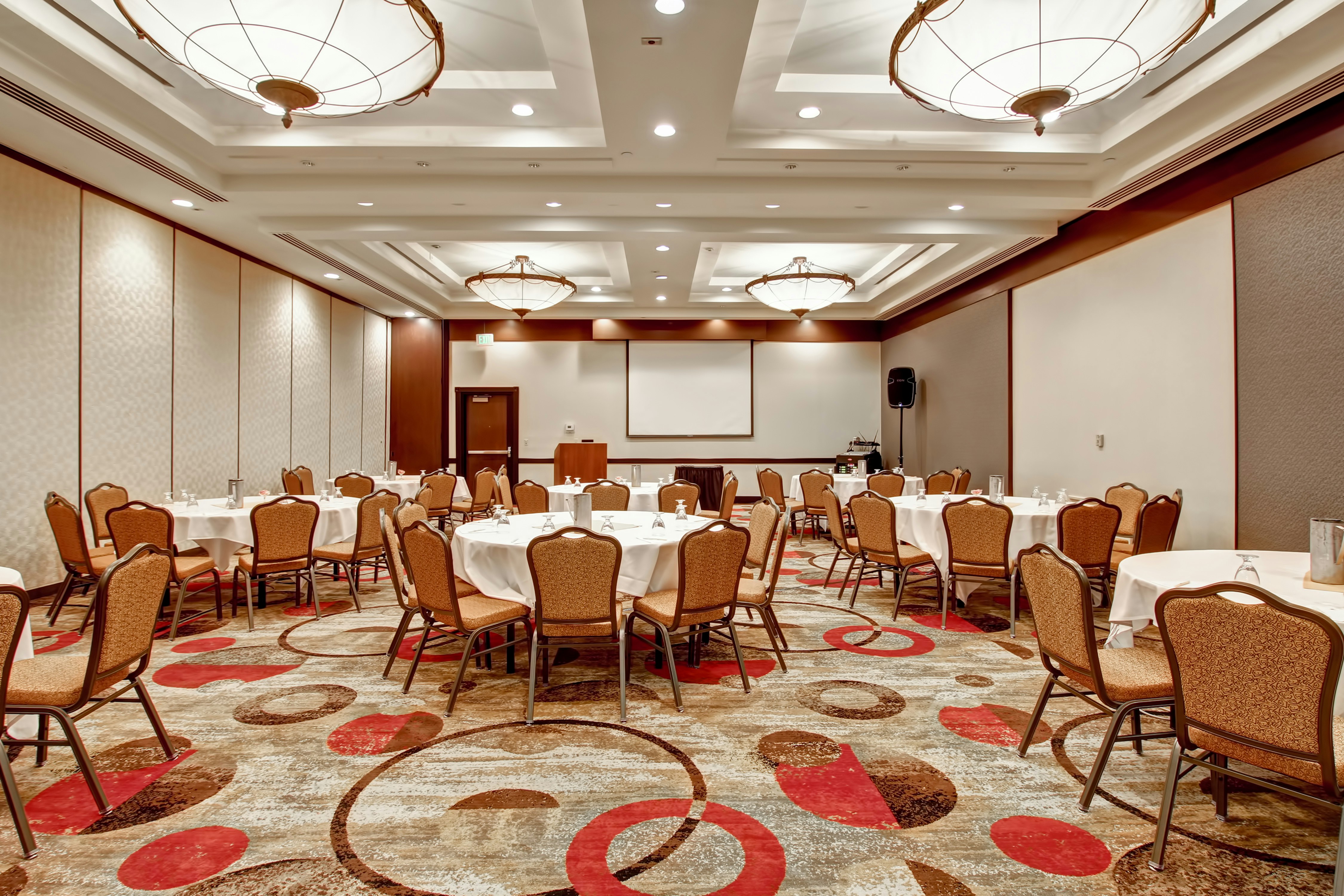 DoubleTree by Hilton Hotel Pleasanton at the Club 48/70