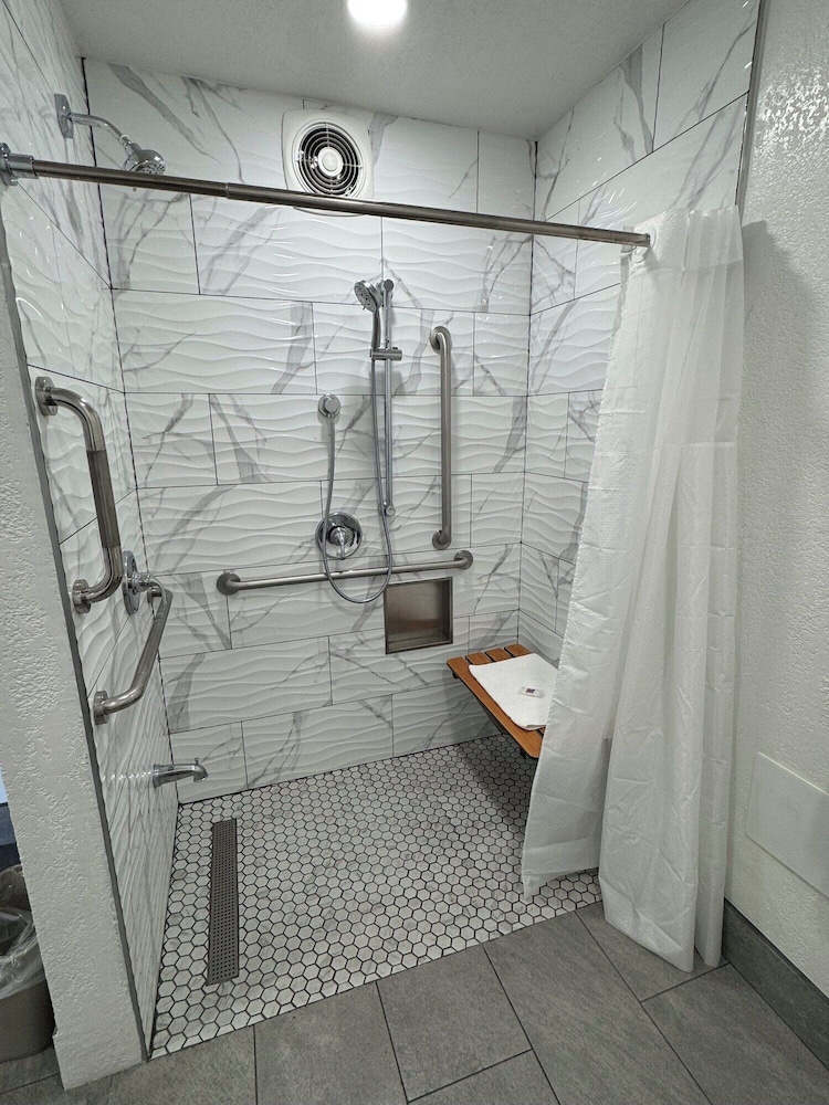 Motel6 Willows, CA 57/60