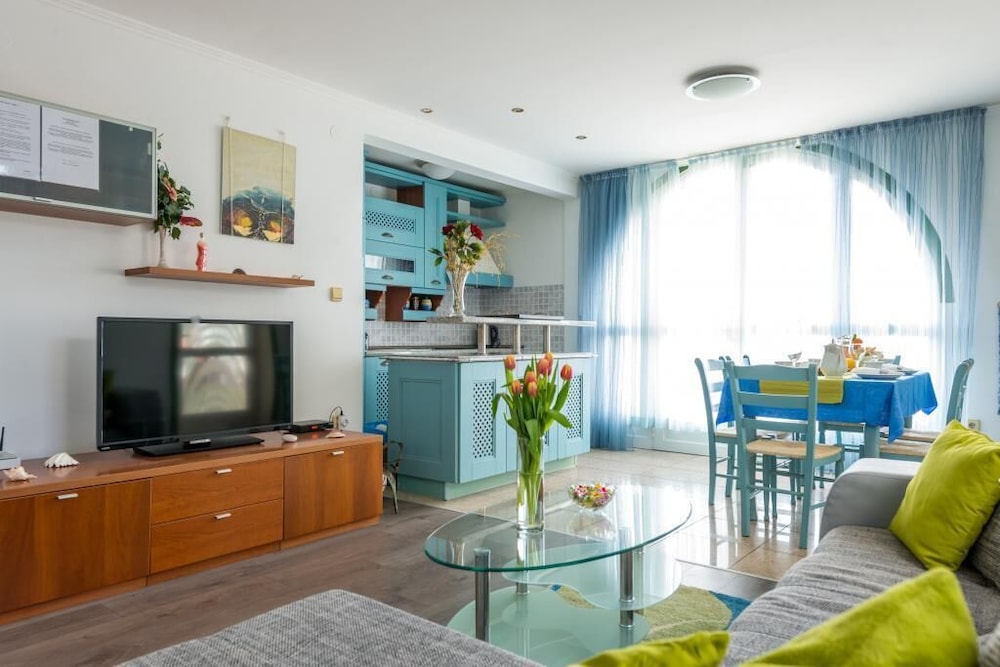 Apartments Lora 30/50