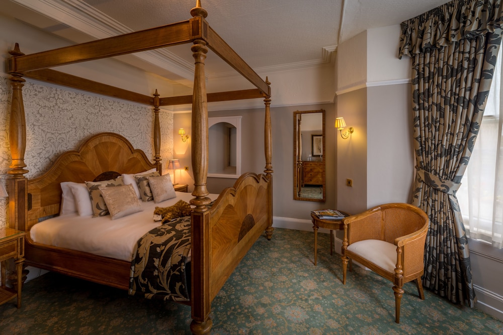 Old Hall Hotel 16/70