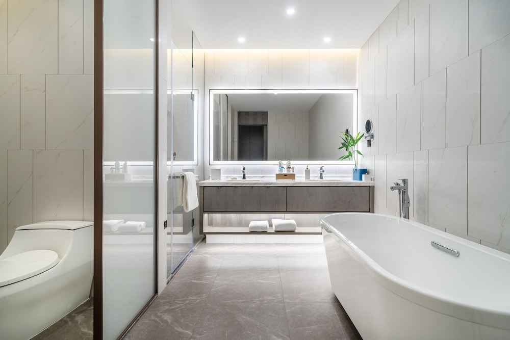 Huidong Business Hotel 48/50