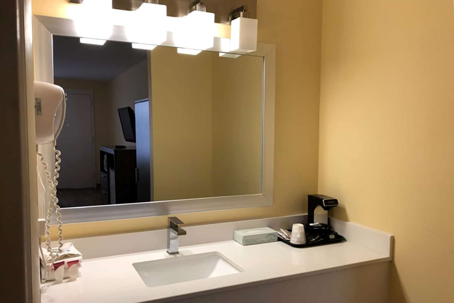 Days Inn by Wyndham Cape Carteret near Emerald Isle 12/13