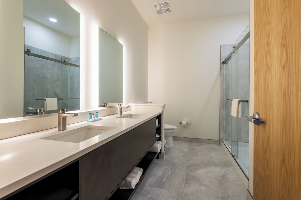 The J Hotel Dunedin Clearwater, an Ascend Collection Hotel 48/50