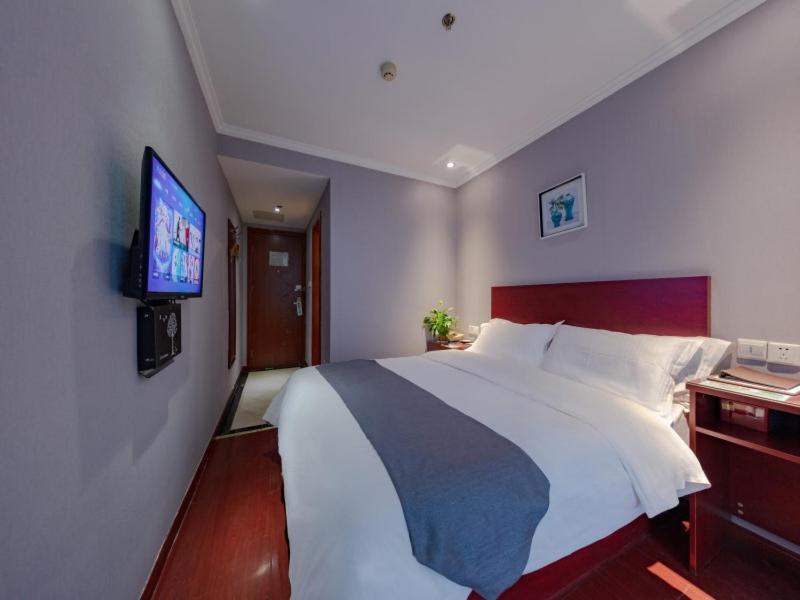 GreenTree Inn Jiangsu Nanjing Maqun Street Communication Technician Insititution Shell Hotel 13/36