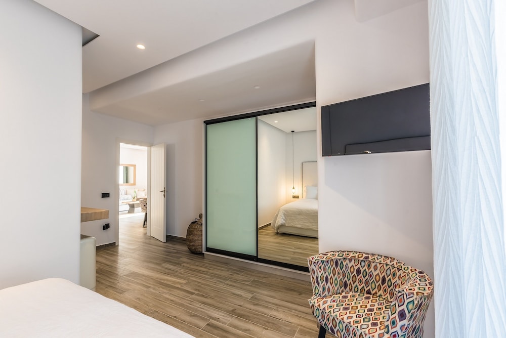 Portes Mykonos Suites And Villas 23/77