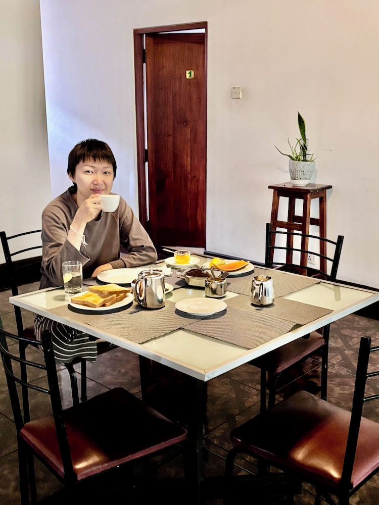 Tamarind Tree Inn 27/47