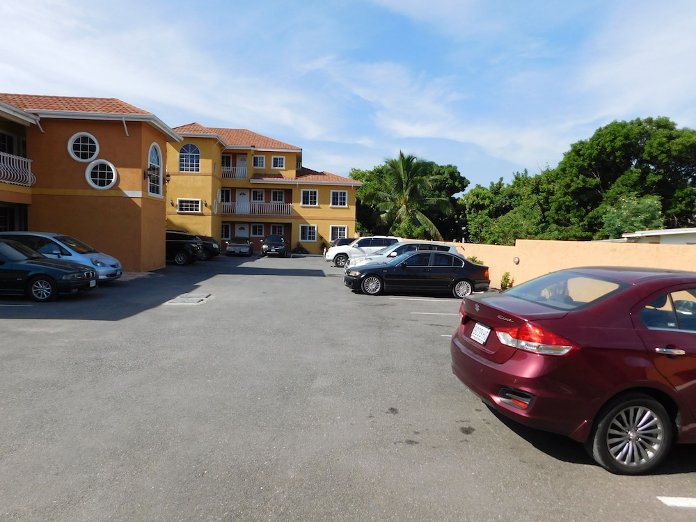 El Gabriel Apartments 20/26