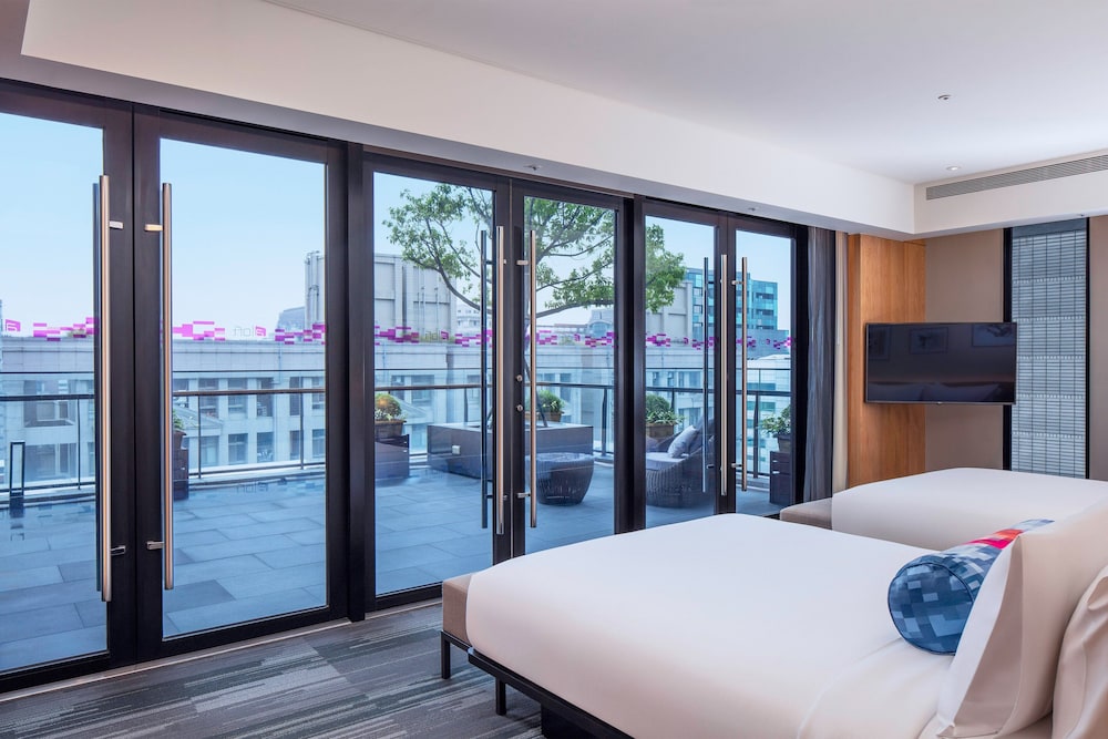 Aloft Taipei Zhongshan Hotel 16/36