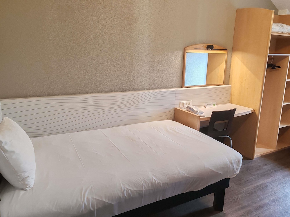 Ibis Styles Poissy 19/50