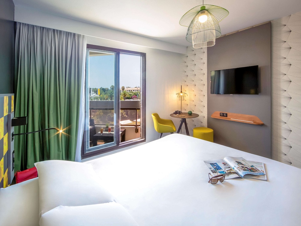 Mercure Hyeres Centre 14/73