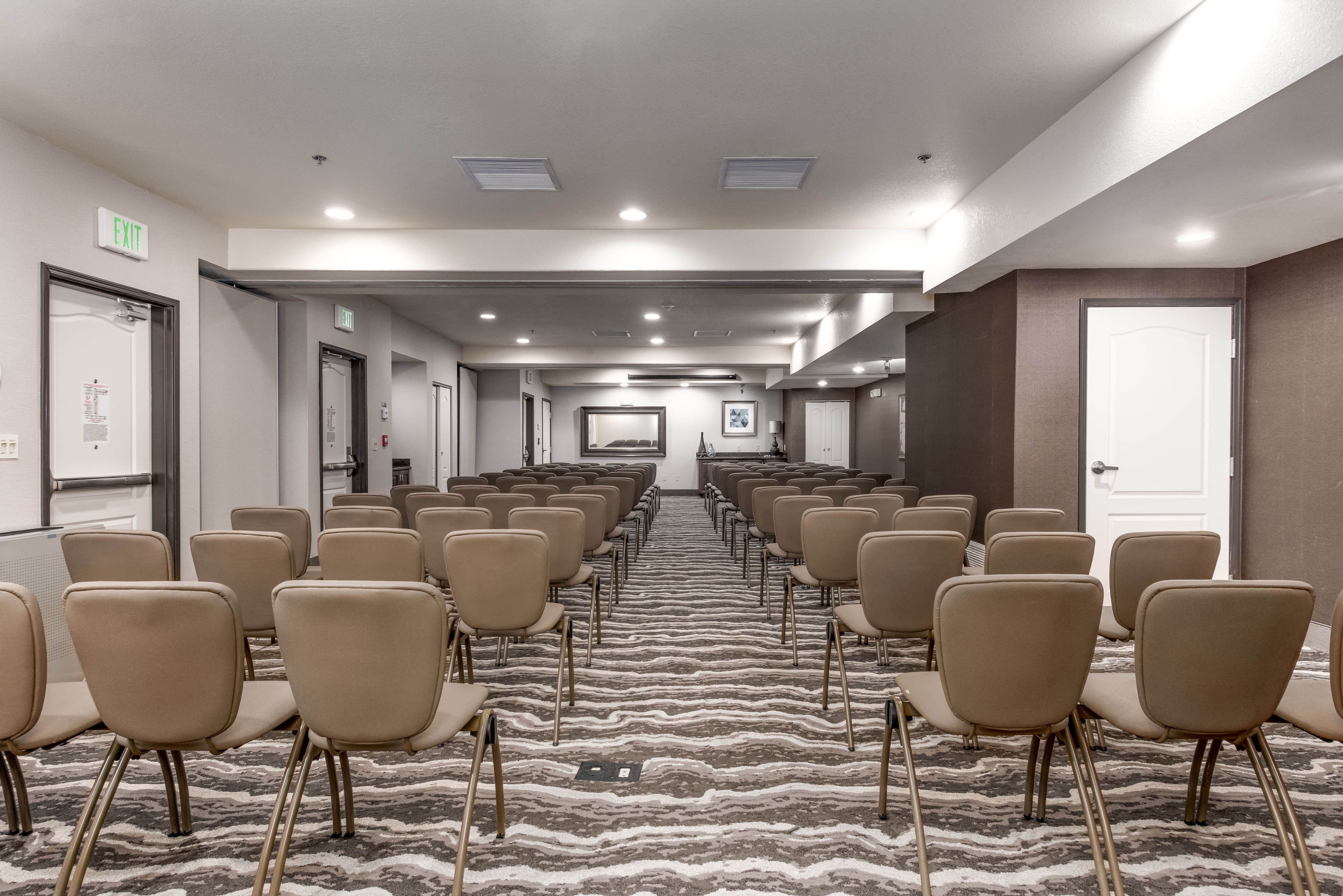 Holiday Inn Express & Suites Salt Lake City West Valley 22/28