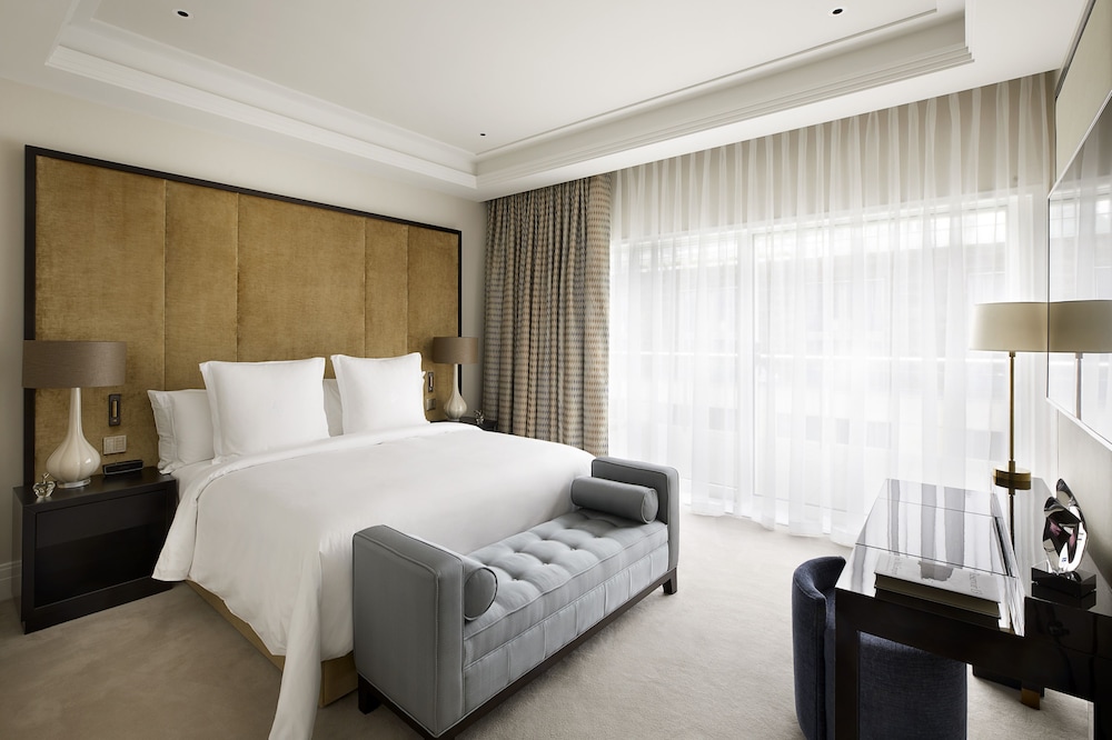 Four Seasons Hotel London at Tower Bridge 10/37