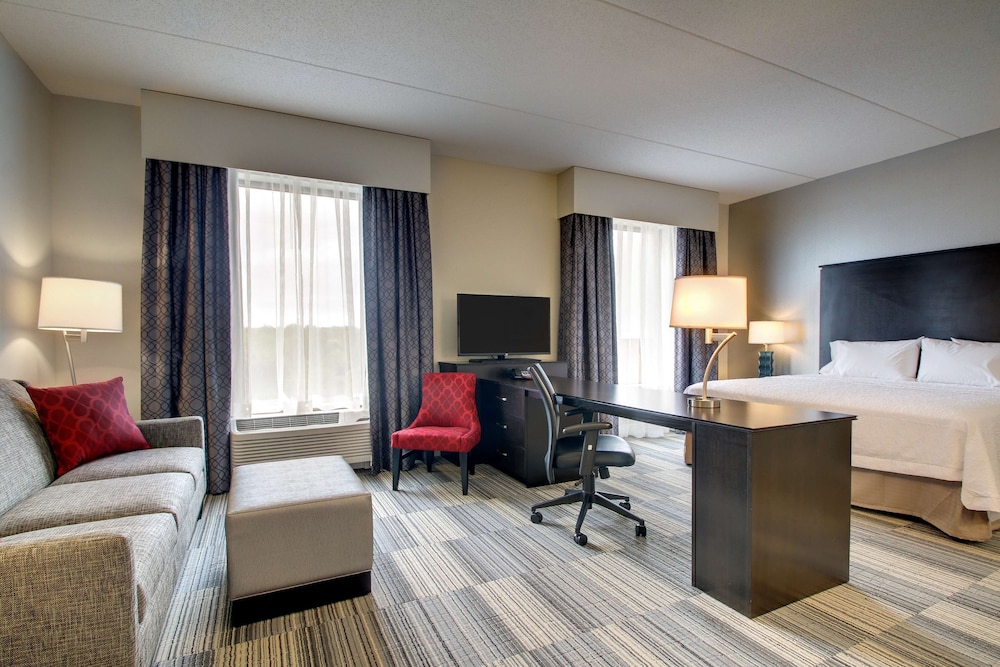 Hampton Inn Suites Greenville Airport 42/56