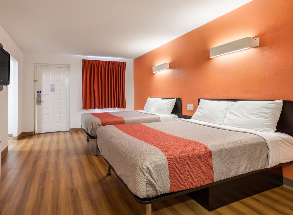 Motel6 Beaumont, TX 22/61