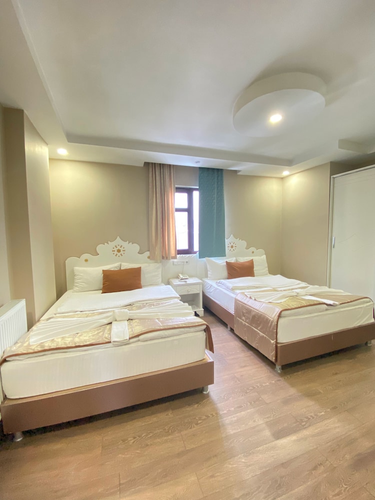 Kent Ani Hotel 13/33