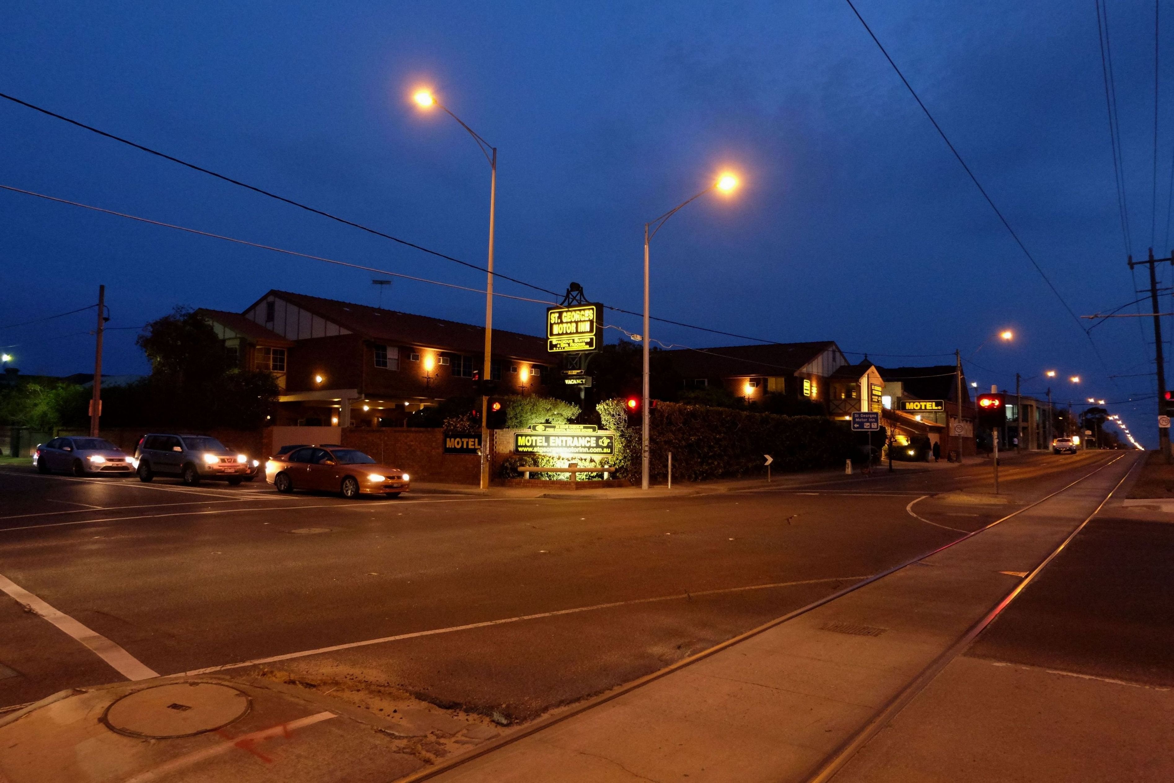 ST GEORGES MOTOR INN 33/35
