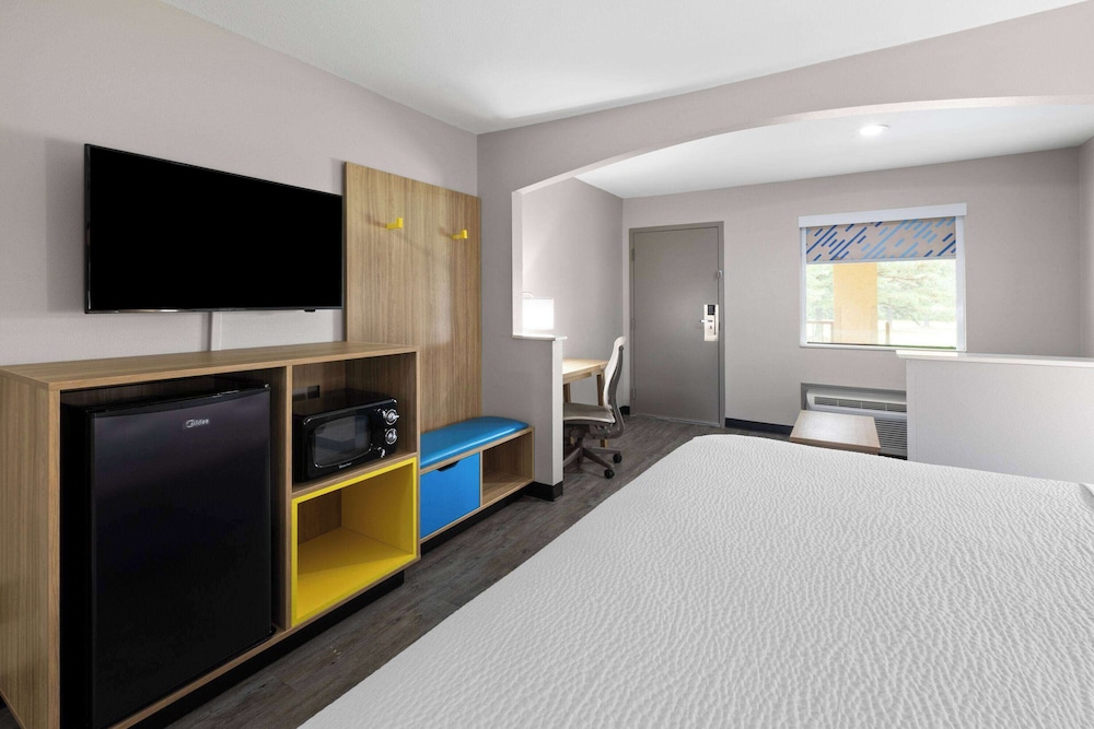 Days Inn by Wyndham North Little Rock/ Maumelle 31/56