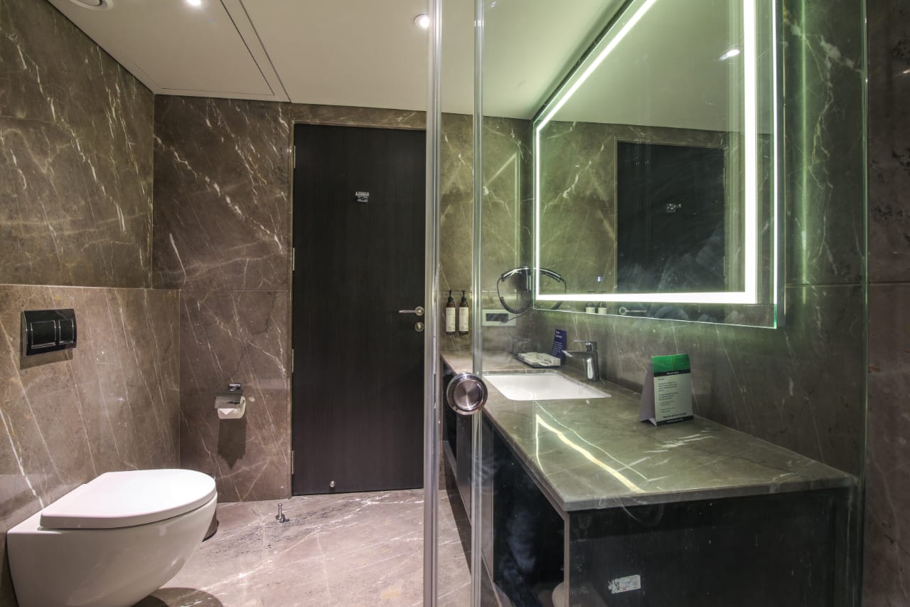 Essentia Premier Hotel Pune 25/29