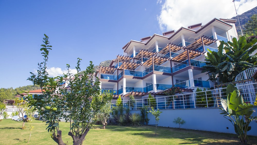 Garcia Resort and Spa 58/63