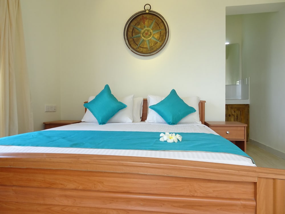 ROOM, DOUBLE BED, MOUNTAIN VIEW, POOL SIDE