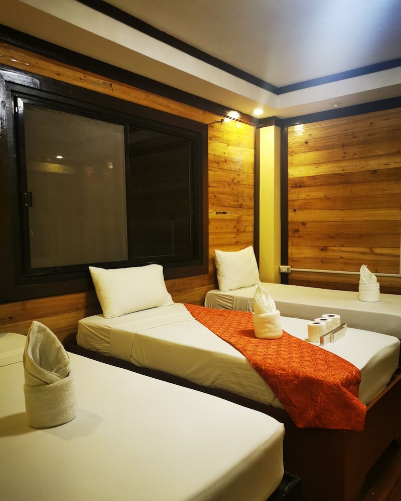 Orange Pearl Beach Resort 38/81