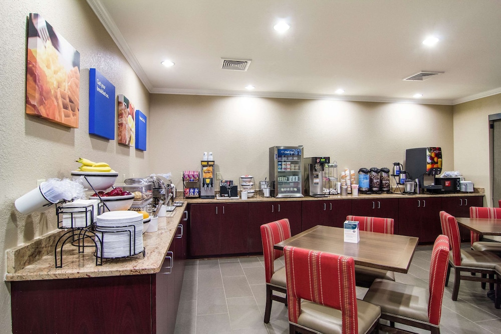 Comfort Inn Blackshear Hwy 84 22/25
