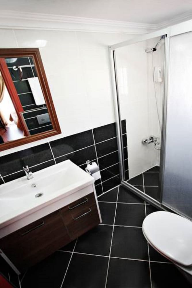 Taksim Palace Hotel 58/60