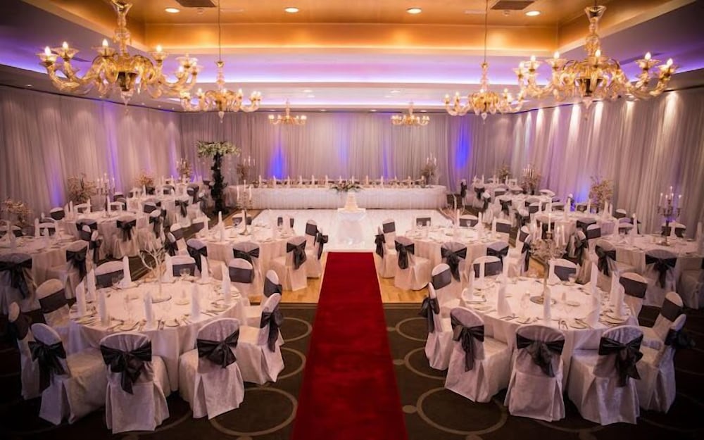 Grand Hyatt Hotels 44/50