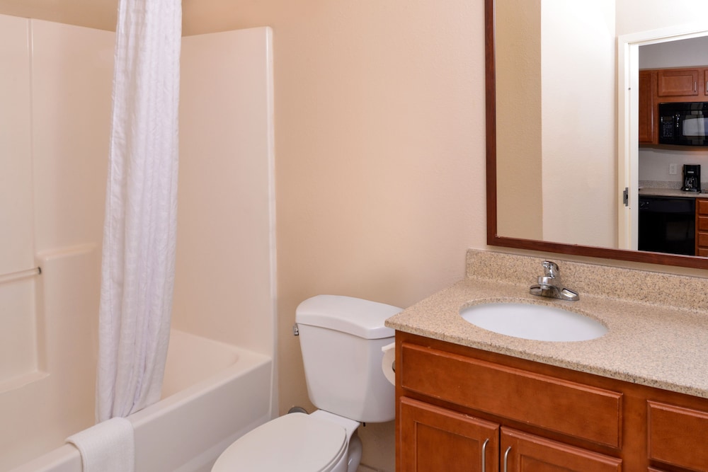 Candlewood Suites Boise Towne Square 11/47