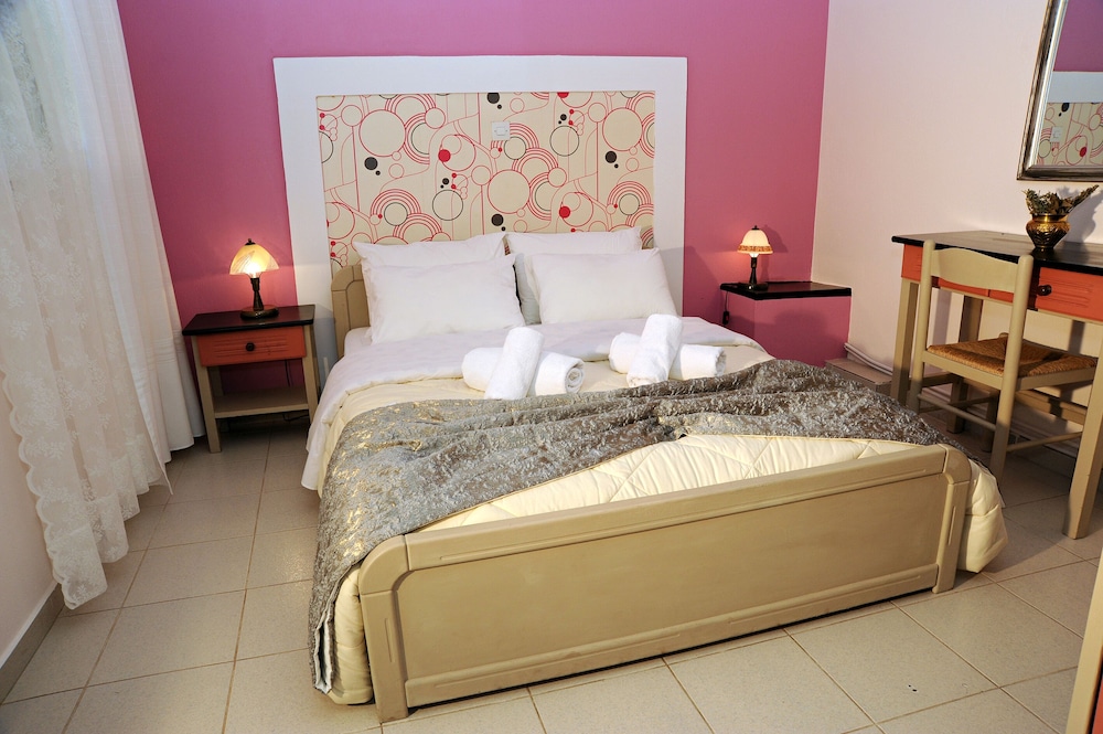 Chrissa Camping Rooms & Bungalows 3/33