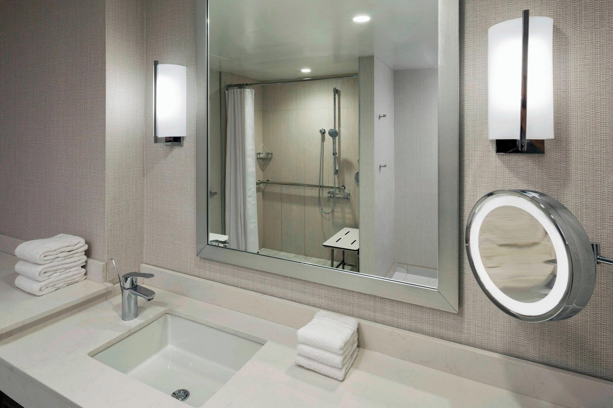 Executive, Suite