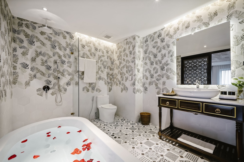 Le Pavillon Hoi An Gallery Hotel & Spa 42/44