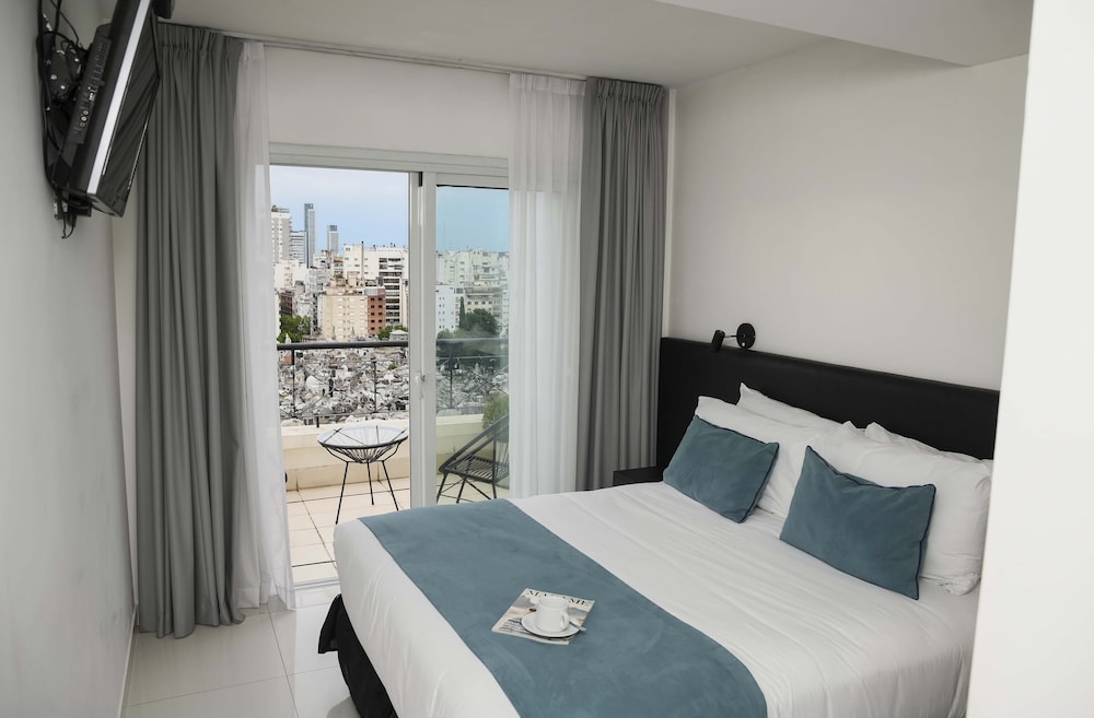 Suite, City View