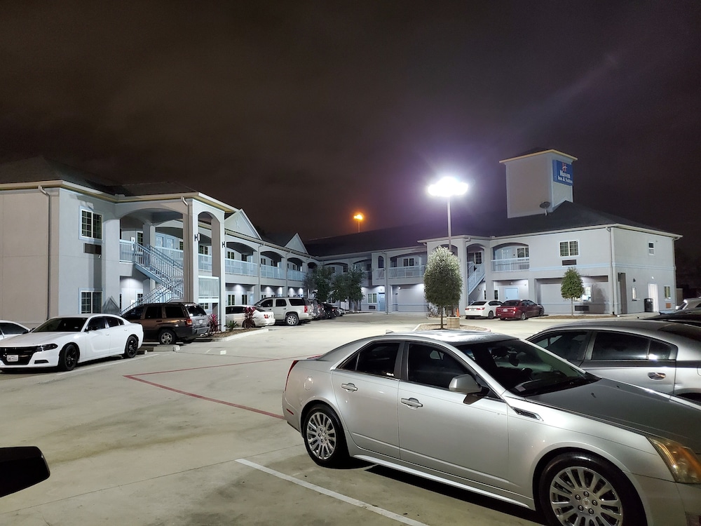 Haven Inn & Suites Willowbrook 36/37