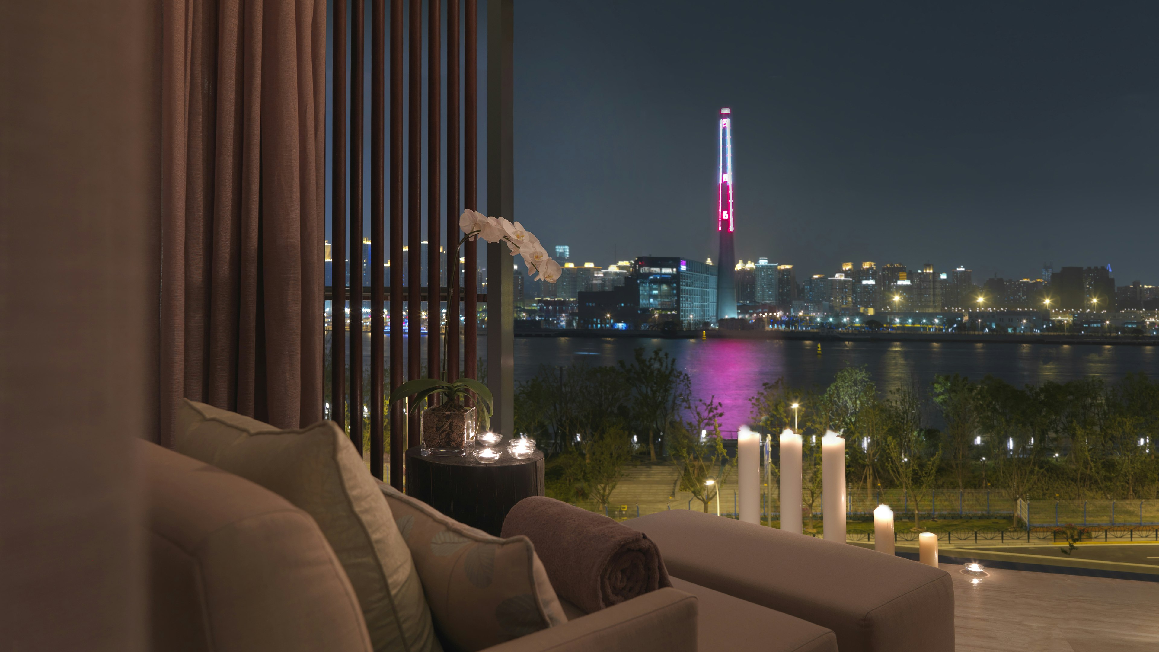 Intercontinental Shanghai Expo Hotel 47/48