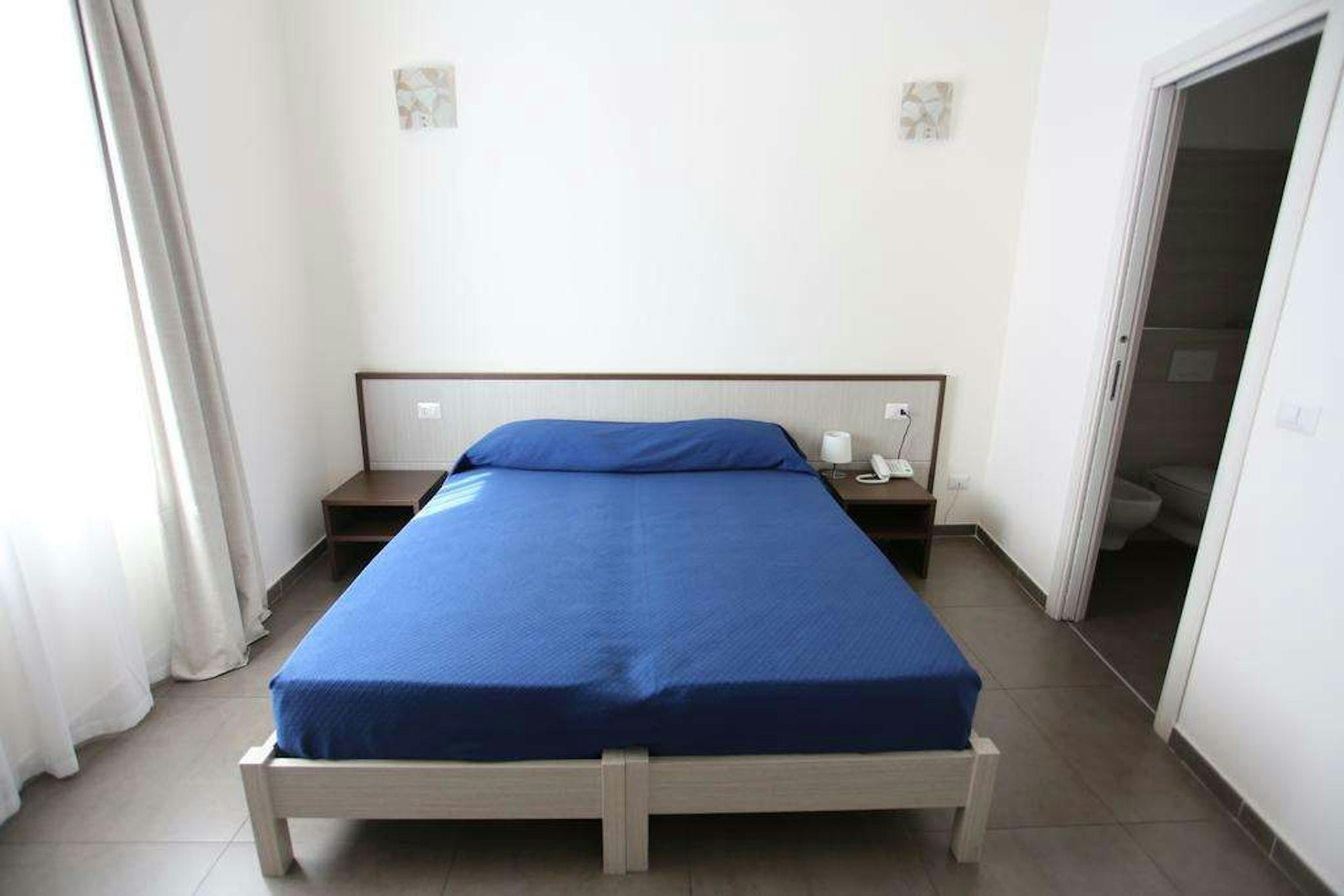 HOTEL EUBEA 33/79